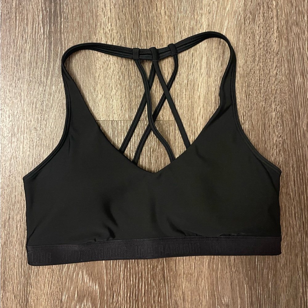 Underarmour women’s M black sports bra.